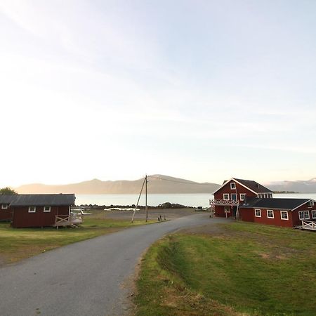 Toftenes Sjohuscamping Alsvåg Exterior photo
